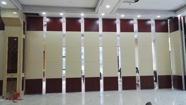 الجدران الخشبية المتنقلة انزلاق الجدران التقسيم لقاعة المؤتمرات حسب الطلب اللون