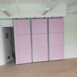 الفصول الدراسية قابلة للطي قابلة لإعادة الشحن الجدار أقسام خشبية والجلود الانتهاء من اللون الوردي