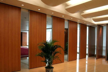 ارتفاع 6000 ملم للطي أبواب أقسام عازلة للصوت المحمول لمركز المؤتمرات