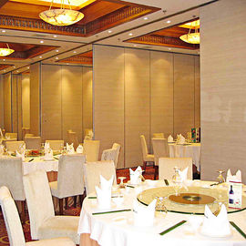 يمول جدار التقسيم المحمول لغرفة حفلات الزفاف في فندق سري لانكا