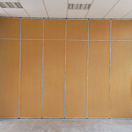 جدران غرفة الاجتماعات قابلة للطي مع مرور عبر وصول الباب