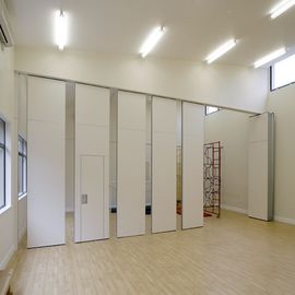 مقسمات غرفة الاستوديو خشبية قابلة للطي الجدار الأكورديون قابلة للطي