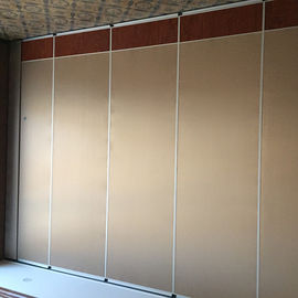 المواد الخشبية قابلة للتشغيل الصوتية الجدران التقسيم قابلة للطي لمركز التدريب