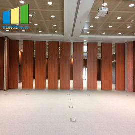 غرفة الاجتماعات جدران منقولة قابلة للطي الفصول الدراسية المتنقلة الجدران التقسيم الصوتية