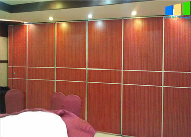 لوحات غرفة مكتب الصوت والدليل 65 مم سماكة المواد الخشبية انزلاق جدار التقسيم