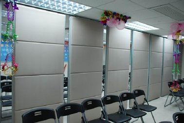 الفضاء توفير سهلة التركيب للطي وقابلة للتشغيل الجدران الجدران عازلة للصوت لغرفة الاجتماعات