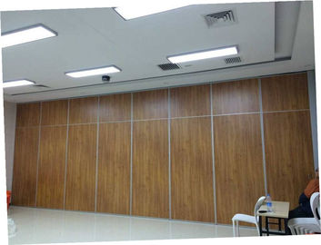 ارتفاع الميلامين لوحة السطح 5M فواصل غرفة الصوتية لغرفة المؤتمر / جدار تقسيم قابلة للطي