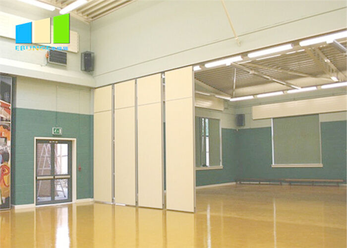 أقسام قابلة للطي والدليل على الصوت في قاعة الرقص ، جدار التقسيم الخشبي المتحرك للقاعات